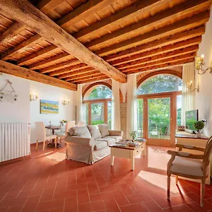 https://florence-country-residence.it-tuscanyhotel.com